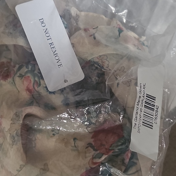 Selkie Garland Marie Gown - Picture 4 of 5